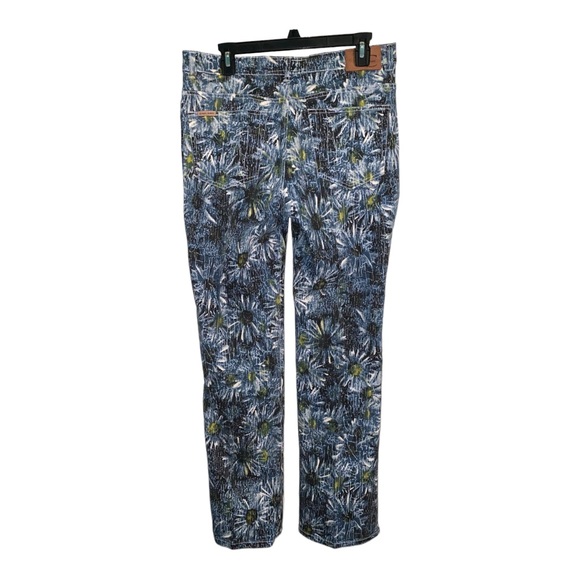 Crest Jeans with flower pattern details. - Picture 2 of 3